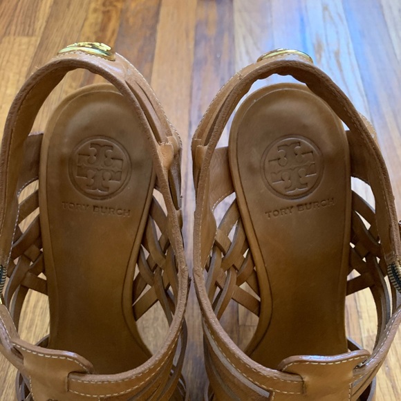 Tory Burch Tan Sandals - Picture 4 of 10